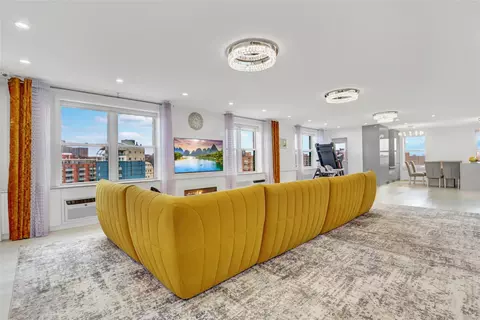 100-25 Queens Blvd #7N, New York, NY 11375