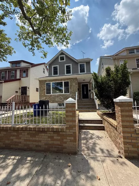 14632 Huxley St, New York, NY 11422