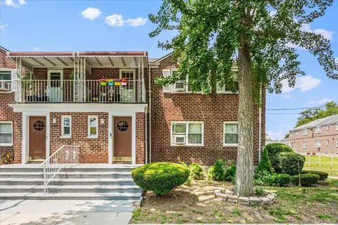 131-44 Laurelton Pkwy #LOWER, Rosedale, NY 11422