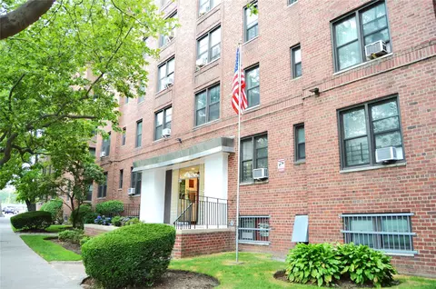 84-31 Van Wyck Expy #5F, Briarwood, NY 11435