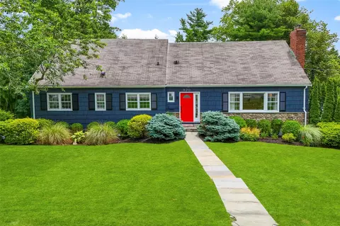 920 Protano Ln, Mamaroneck, NY 10543