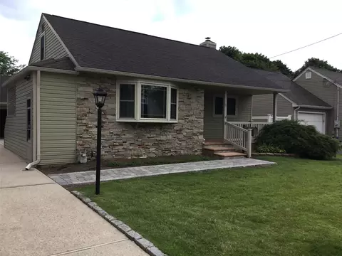 25 Herman Ave, North Babylon, NY 11703