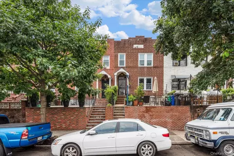51-17 47 St #2, New York, NY 11377