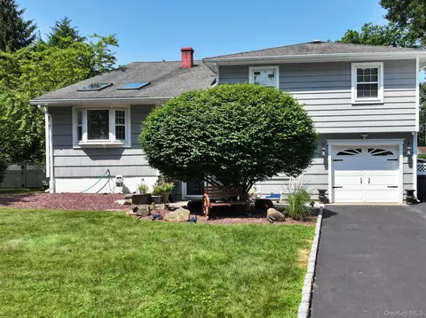 114 Shetland Dr, Clarkstown, NY 10956