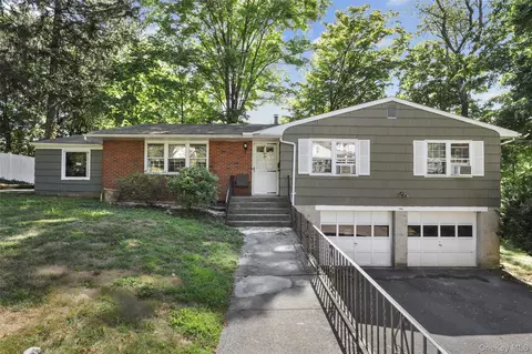 1 Pamela Ln, Mount Pleasant, NY 10595