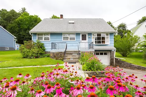 511 Walnut St, Hurley, NY 12443
