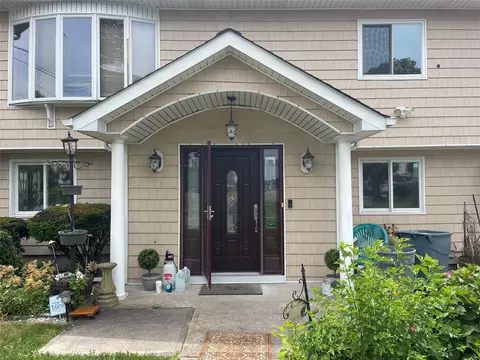 24 Hickory St, Deer Park, NY 11729