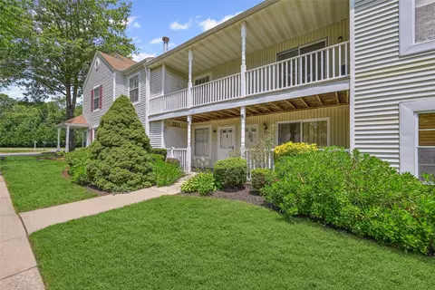 276 Fairview Cir, Middle Island, NY 11953