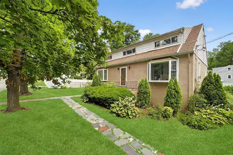 98 N Evarts Ave, Greenburgh, NY 10523