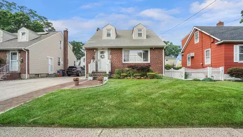 2334 Belmont Ave, Alden Manor, NY 11003