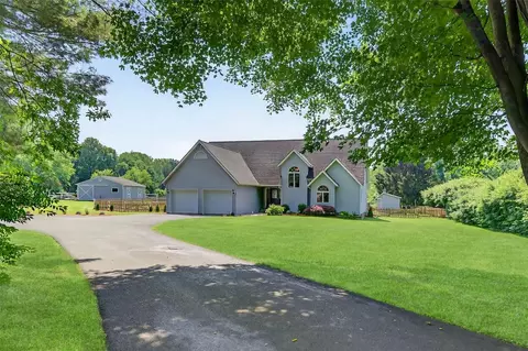182 Otter Rd, Hamptonburgh, NY 10916