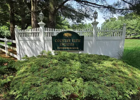 8 Country View Ln, Middle Island, NY 11953