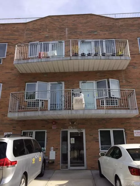 147-30 Barclay Ave #3B, New York, NY 11355