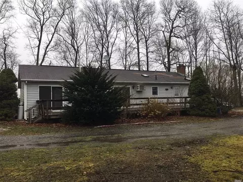 1553 Northville Tpke, Riverhead, NY 11901