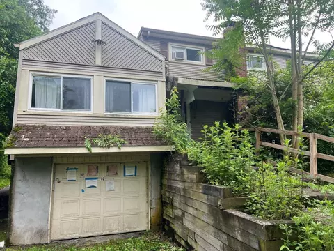 16 Bethlehem Pl, Poughkeepsie, NY 12603