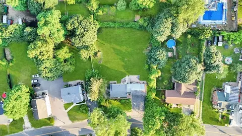 25 E 13th St, Huntington Station, NY 11746