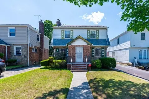 7318 180th St, New York, NY 11366