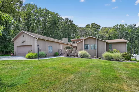 31 Highland View Pl, Middletown, NY 10940