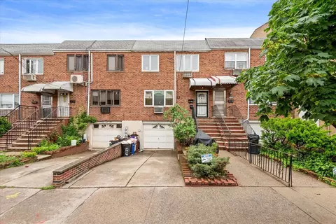 51-23 71st St, New York, NY 11377