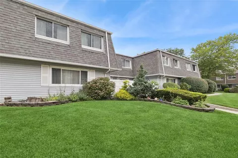 151 Storm Dr, Holtsville, NY 11742