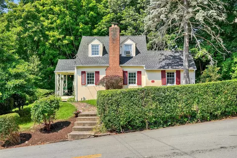 174 Harvard Dr, Greenburgh, NY 10530