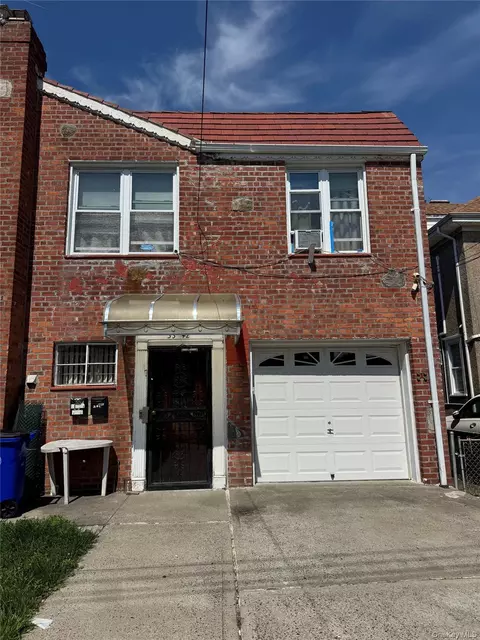 33-42 150 St, New York, NY 11354