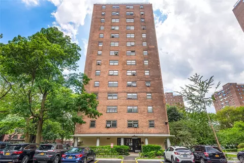 33-34 Crescent St #8A, Astoria, NY 11106