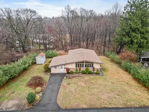 83 E Hall Ave, Clarkstown, NY 10956