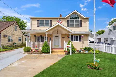 2500 Mermaid Ave, Wantagh, NY 11793