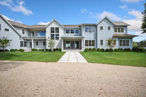 551 Main St, Westhampton Beach, NY 11978