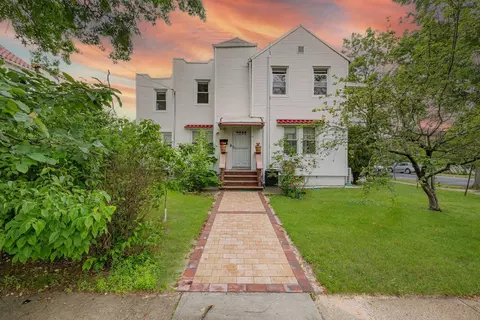 233-04 Seward Ave, New York, NY 11427