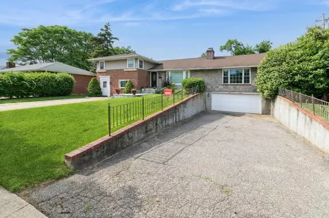 114 Birchwood Park Dr, Syosset, NY 11791