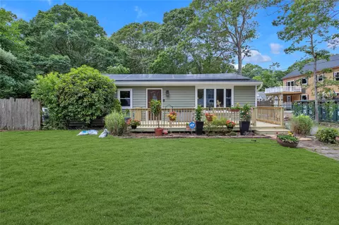 28 Van Buren St, Mastic, NY 11950