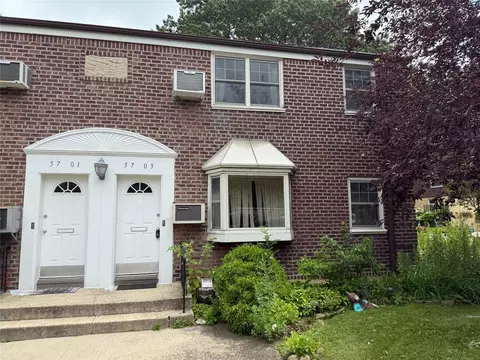 57-03 Marathon Pkwy #250, Little Neck, NY 11362