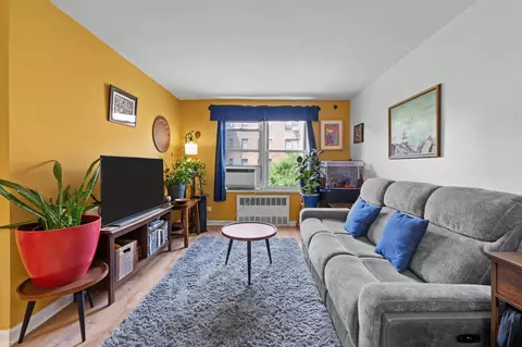 33-05 92nd St #4B, Jackson Heights, NY 11372