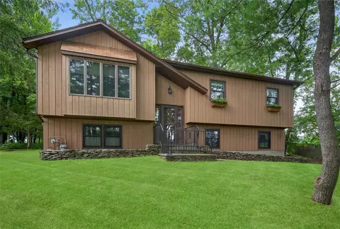 3 Robert Dr, Florida, NY 10921