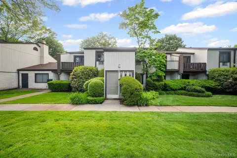 67 Richmond Blvd #2A, Ronkonkoma, NY 11779
