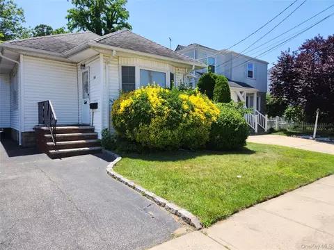 14 W Argyle St, Valley Stream, NY 11580