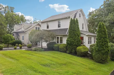 10 Mountain View Ave, Orangetown, NY 10965