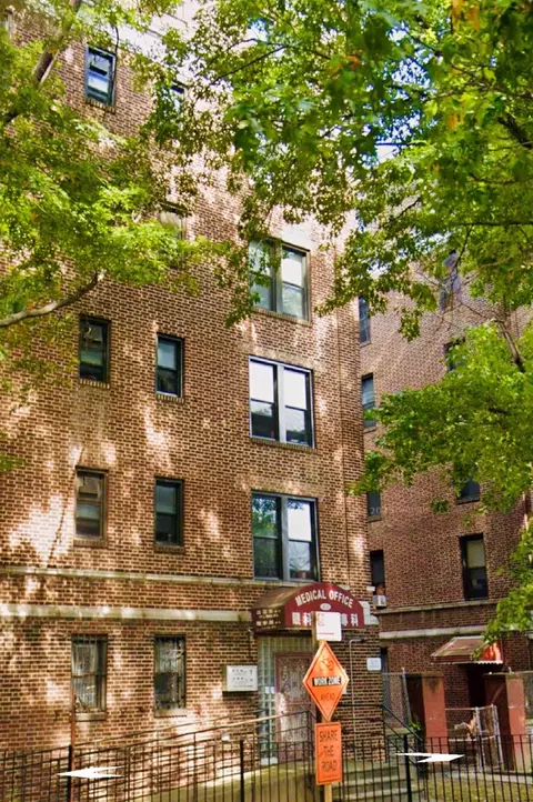 4233 Kissena Blvd #2D, Flushing, NY 11355