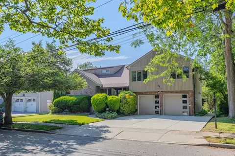 1012 Westwood Rd, Woodmere, NY 11598