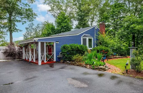 42 Harrison Dr, Northport, NY 11768