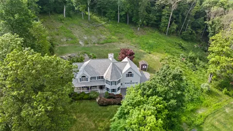 8 Hamlet Way, East Fishkill, NY 12533