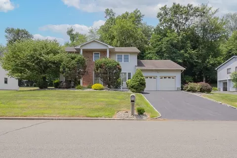 71 Jolliffe Ave, Clarkstown, NY 10920