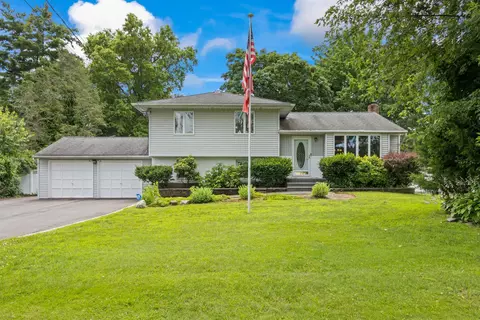 11 Ketay Dr N, East Northport, NY 11731