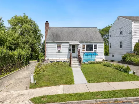 42 Jefferson Ave, White Plains, NY 10606