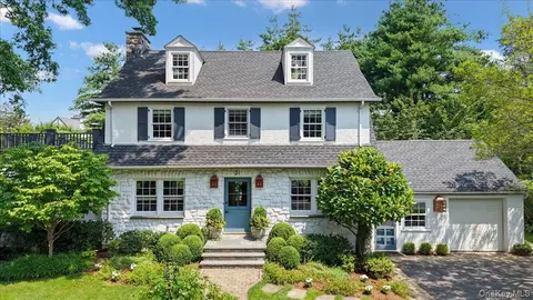 21 Orchard Rd, Larchmont, NY 10538