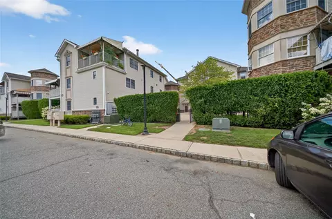 6 Horizon Ct #101, Ramapo, NY 10952