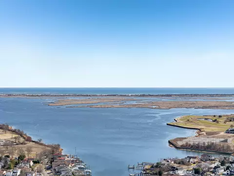 652 Arthur St, Baldwin, NY 11510