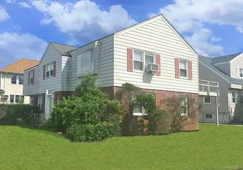 520 Lafayette Blvd, Long Beach, NY 11561